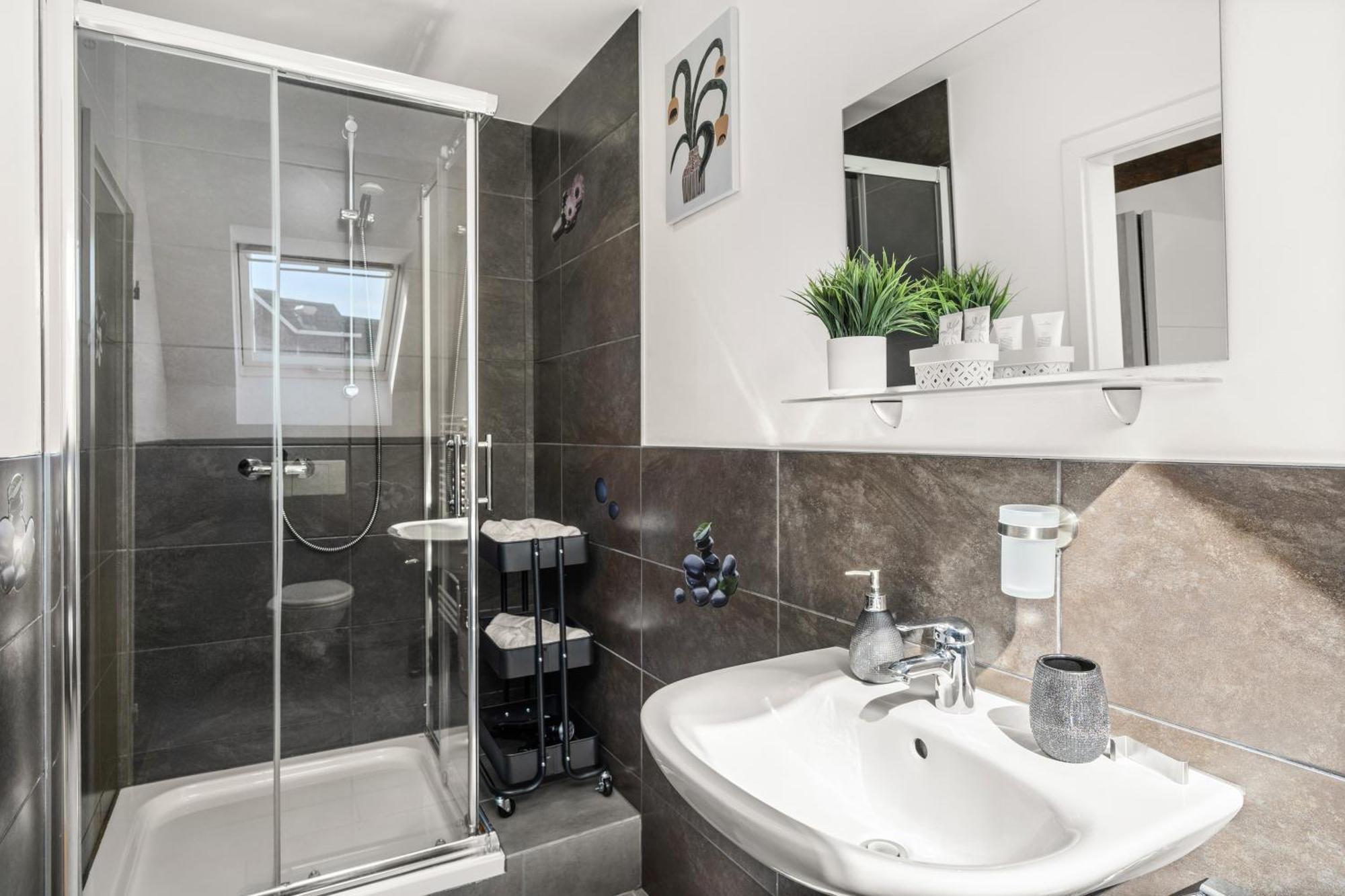 Mola Apartments-Charmante Ferienwohnung Im Herdecke Zentrum Fuer 3 Personen-Grosse Dachterrasse-Grill-Gratis Parken-Wlan Экстерьер фото