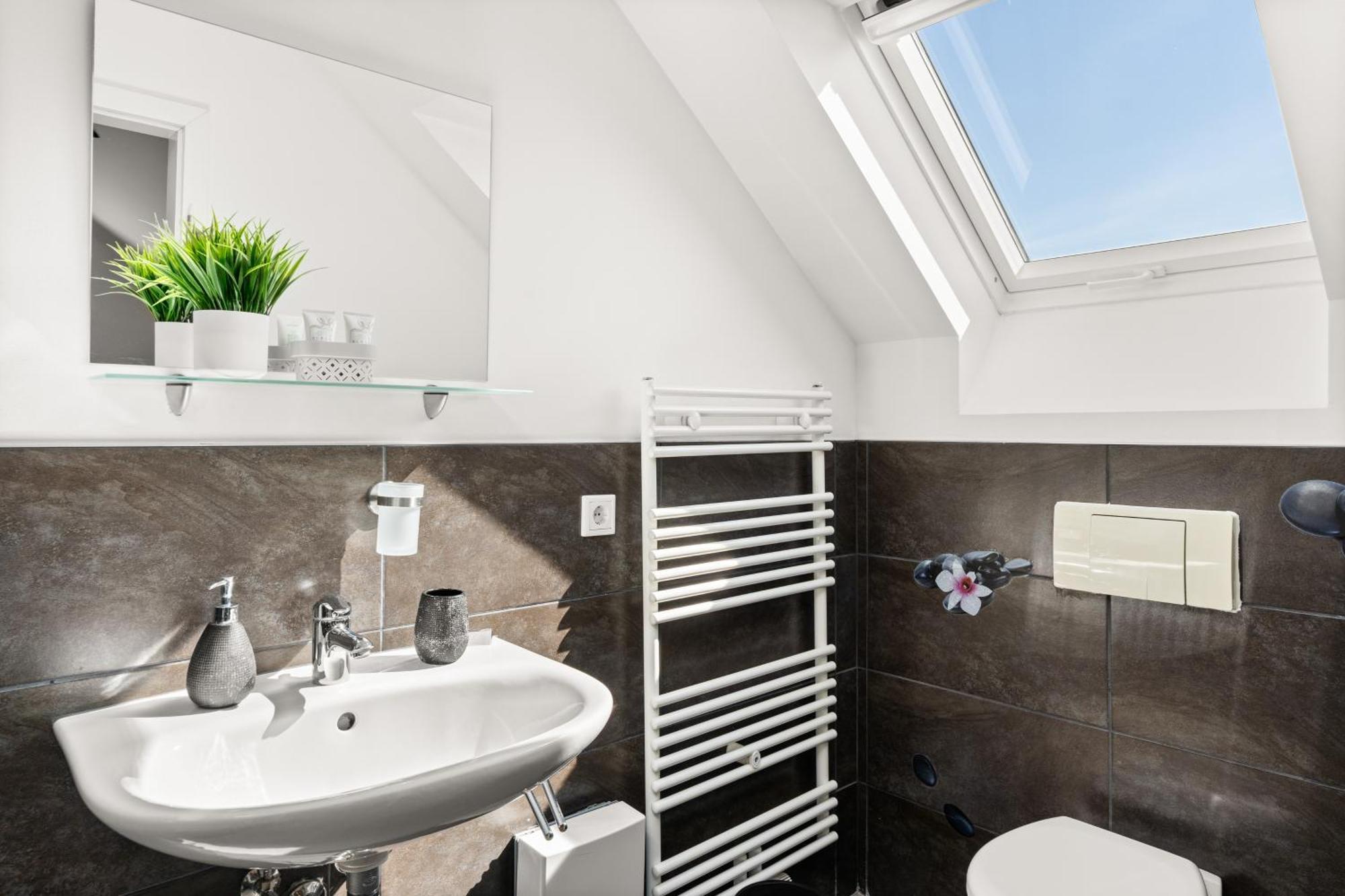 Mola Apartments-Charmante Ferienwohnung Im Herdecke Zentrum Fuer 3 Personen-Grosse Dachterrasse-Grill-Gratis Parken-Wlan Экстерьер фото